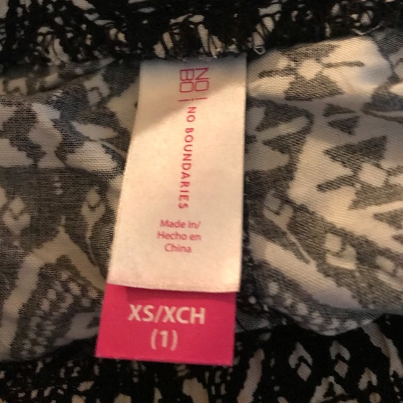 NWT👖No Boundaries Junior Shorts - Picture 4 of 4